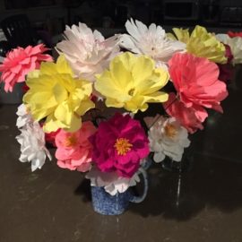 Mixed crêpe paper flowers